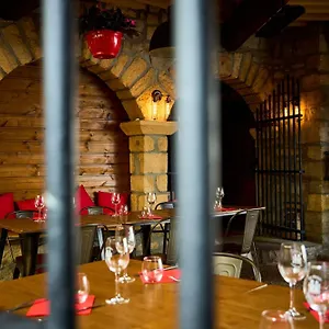 Aux Prisons De Bed & Breakfast