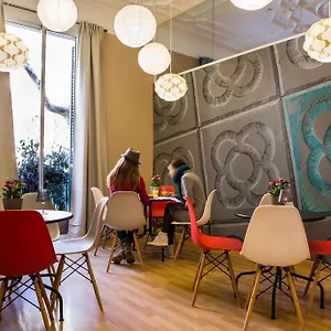 born-barcelona-hostel.catalonia-hotels.com/