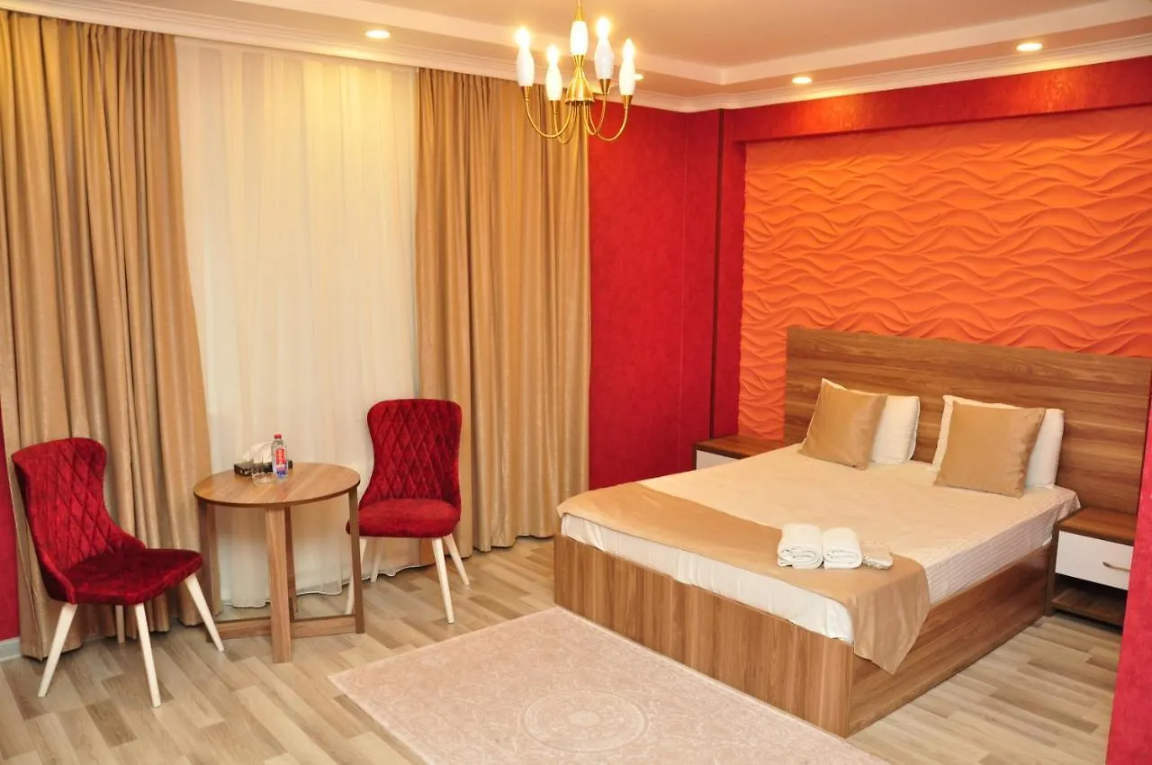 Gallery Lux Hotel Baku 3*,